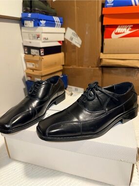 Hugo Vitelli Men’s Black Leather Square Toe Dress Shoes Size 8.5